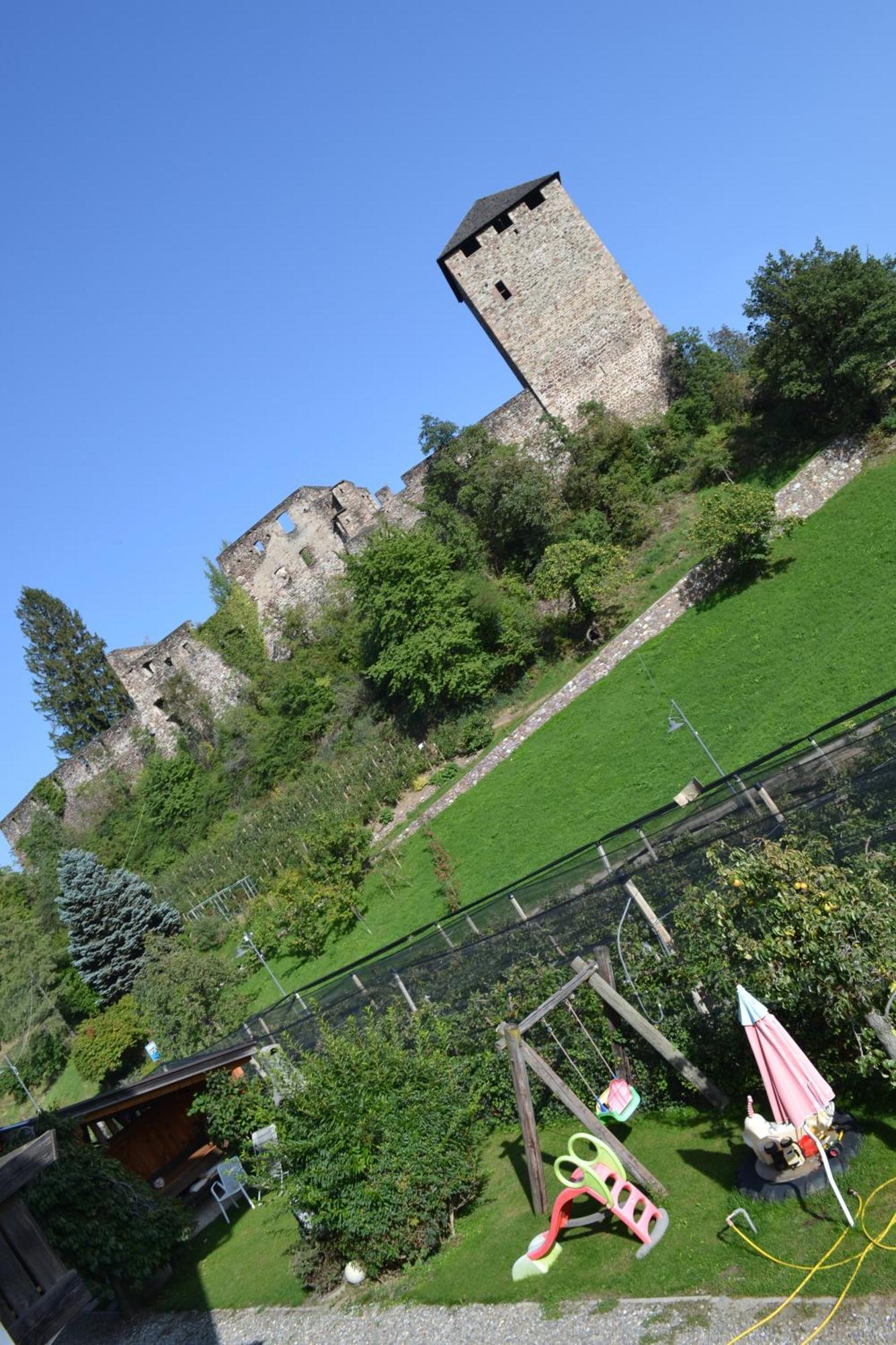 וולן Ferienwohnung Bergblick-Schlosshof מראה חיצוני תמונה