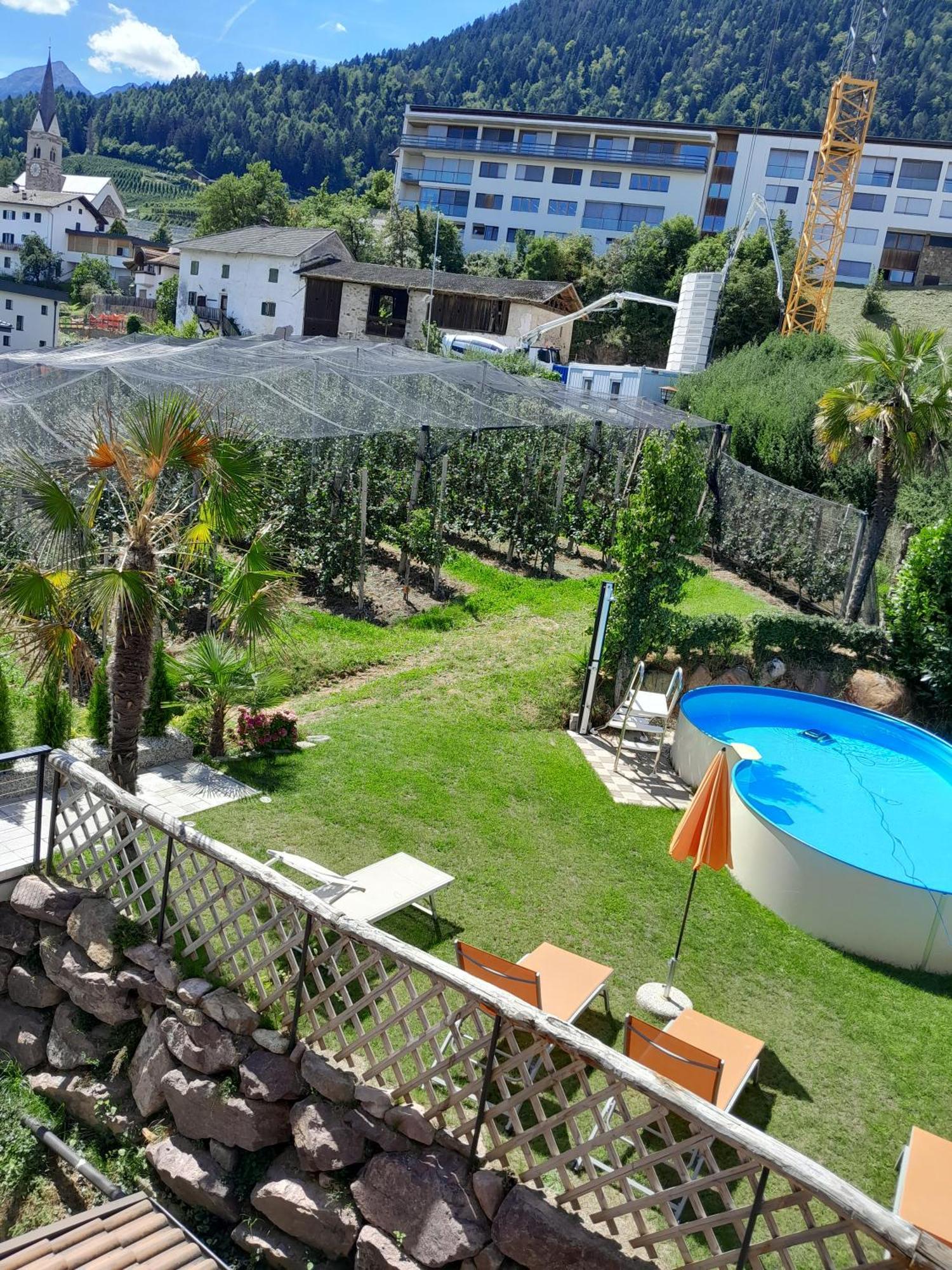 וולן Ferienwohnung Bergblick-Schlosshof מראה חיצוני תמונה